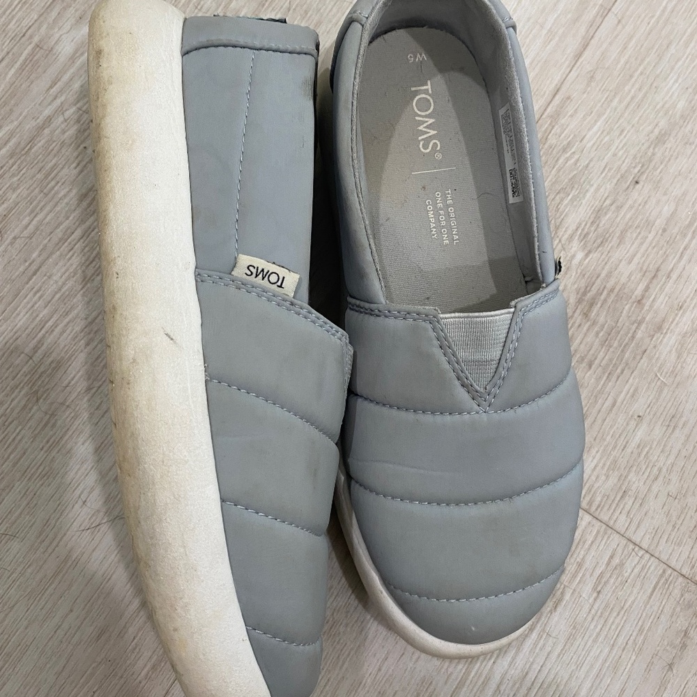 Toms